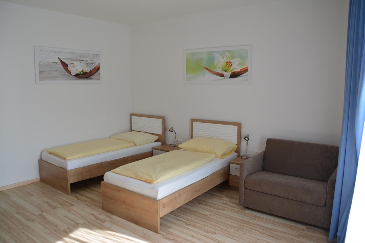 Hotel Lenau ชต็อคเคอเรา ภายนอก รูปภาพ